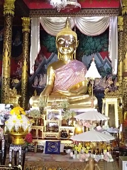 พระเจ้าใหญ่องค์ตื้อ